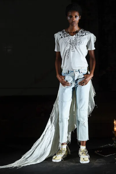 Look 15